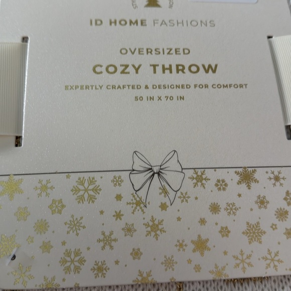 ID Home Christmas gold ribbon/bow Oversized Bows Throw - Christmas Bow Throw 🎀 - Picture 6 of 8